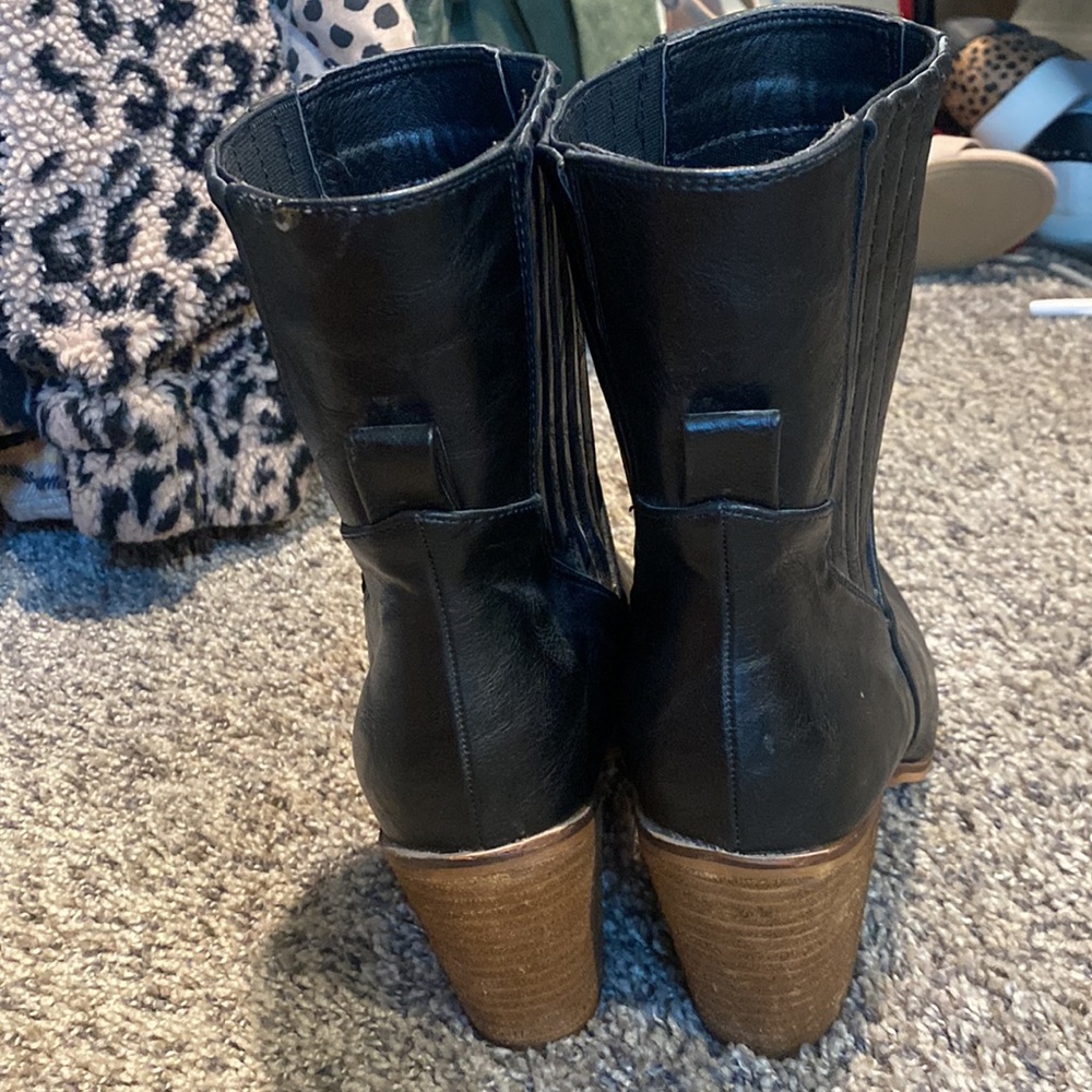 NWOT Vici booties - Picture 3 of 4